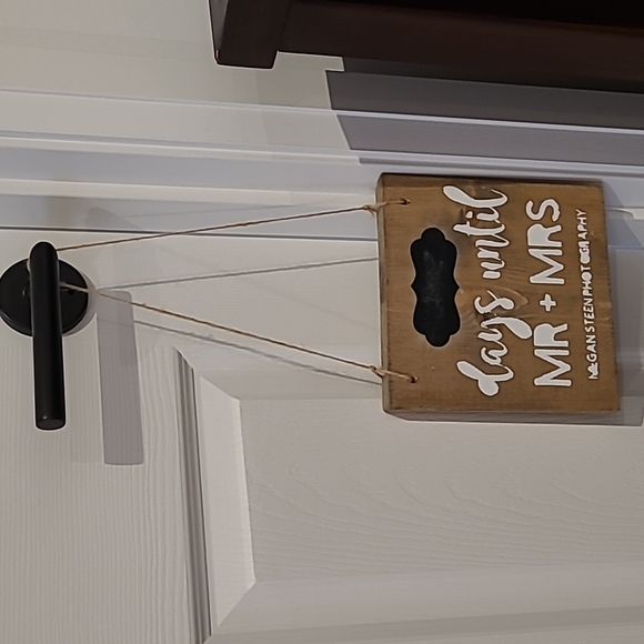 Countdown to Wedding 👰🏼‍♀️🤵🏽‍♂️ - Picture 2 of 3